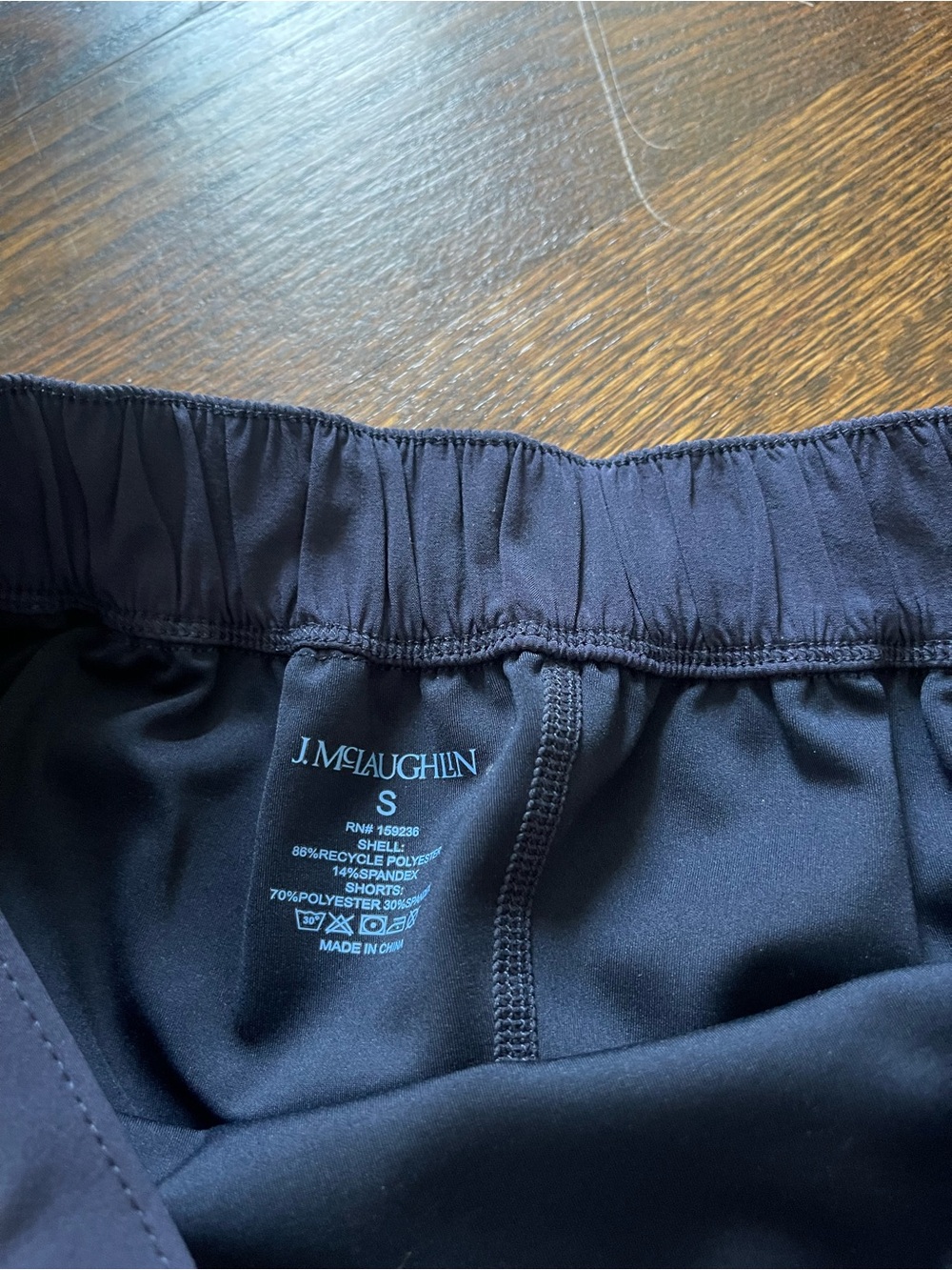 J. McLaughlin Navy Pleated Skirt with White Tag Detail - Picture 3 of 4